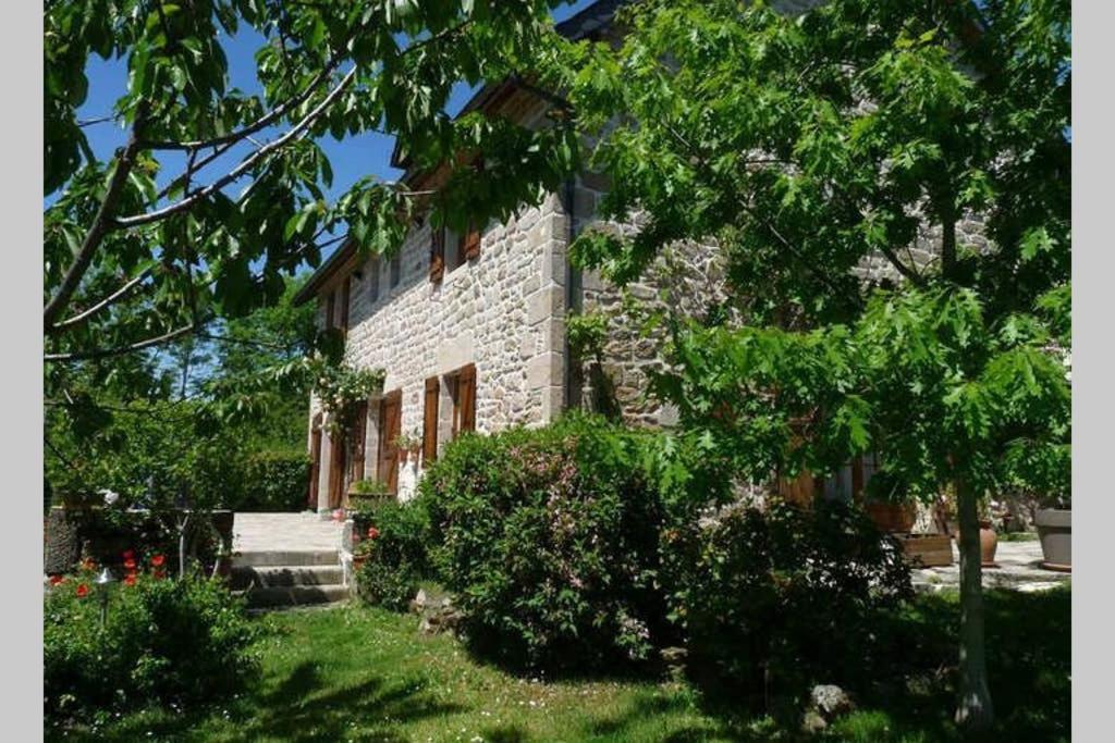 La Grange De Salvaneix Gite Pour 15 Personnes 7 Chambres Avec 6 Sdb-6Wc Sarran Dış mekan fotoğraf